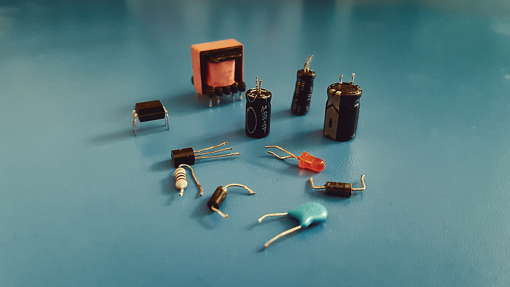 银河微电Q3归母净利同比增长88.94% 摩根大通新进成为前十大股东