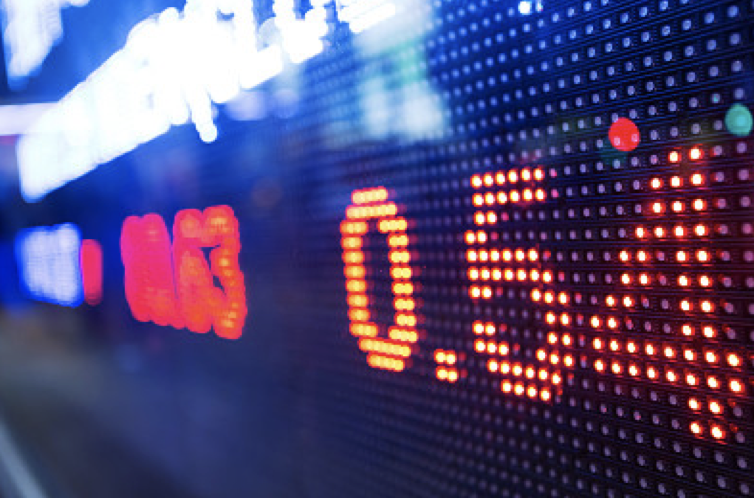 【焦点复盘】沪指缩量十字星险守3900点，零售板块延续强势，万科A时隔近10个月